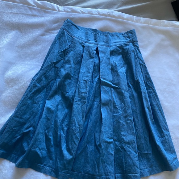 Chambray pleated skirt - Picture 2 of 3